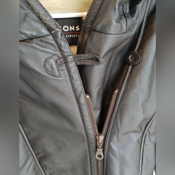 Vintage Wilsons Leather jacket with faux fur lining and hood - Picture 10 of 15